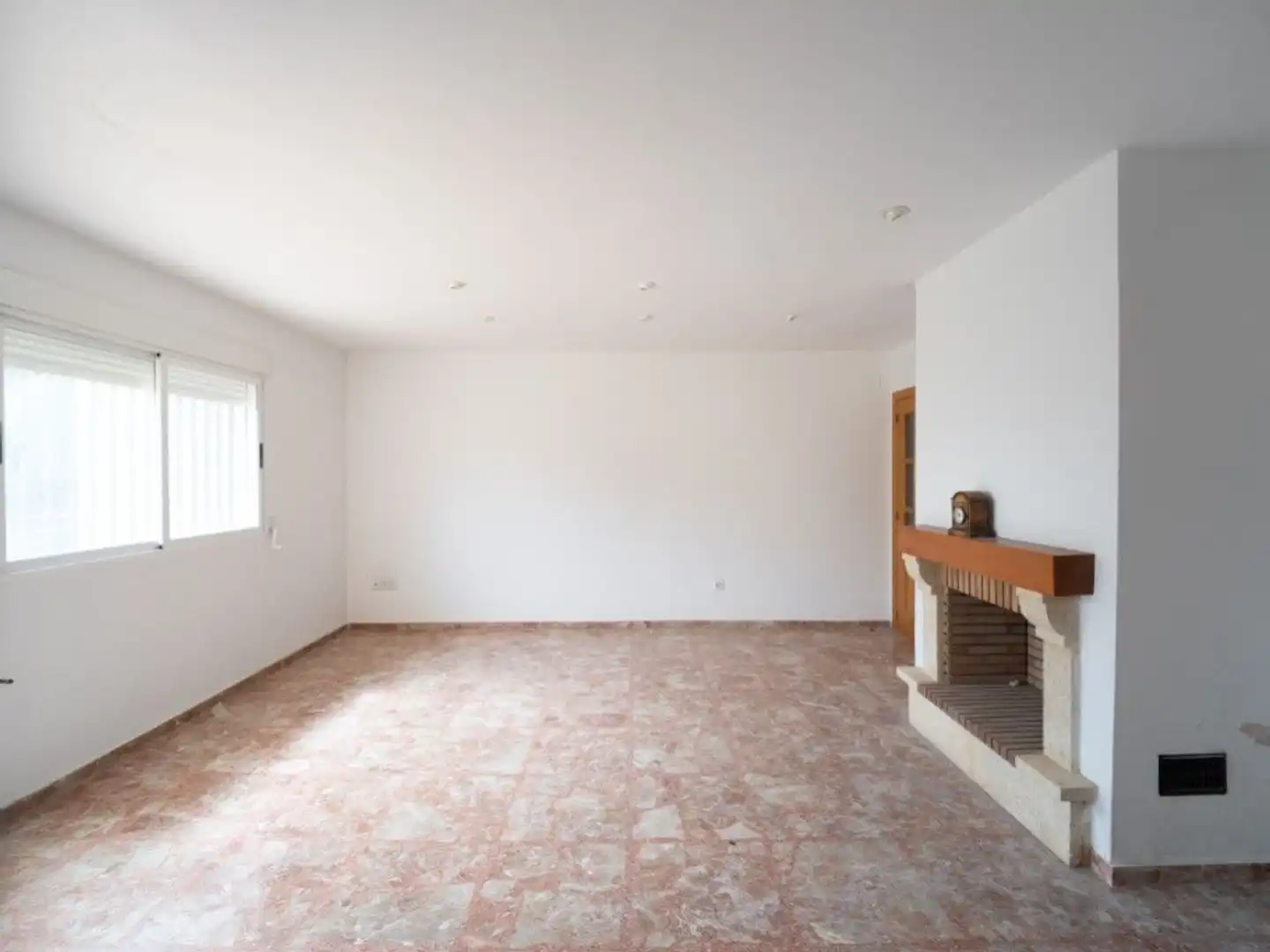 Detached homes for sale in Macastre  with Terrace