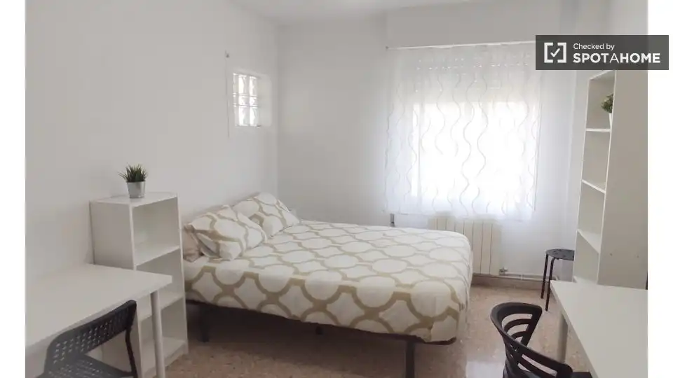 Room in Parque de los Cineastas