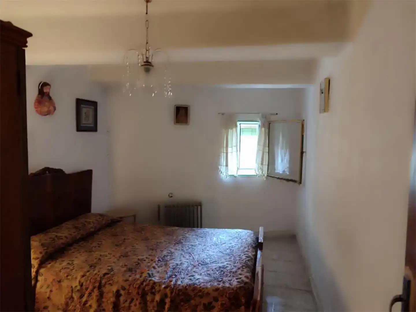 Dormitori de Casa adosada en venda en Hoyos amb Balcó