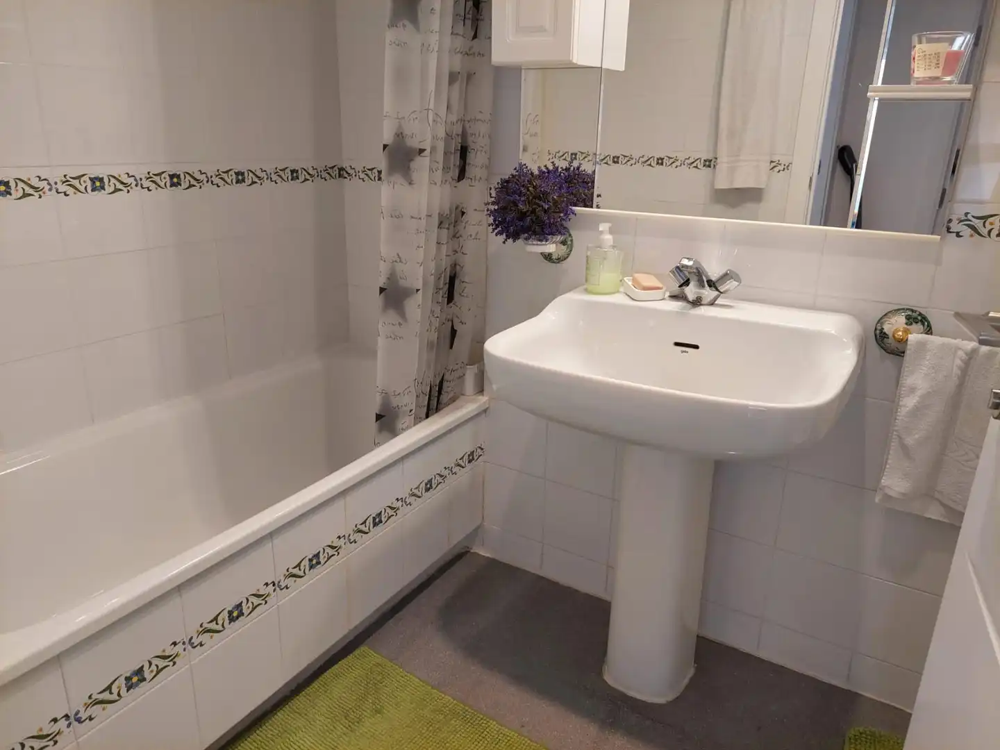 Bathroom of Flat for rent in Alicante / Alacant  with Air Conditioner and Furnished
