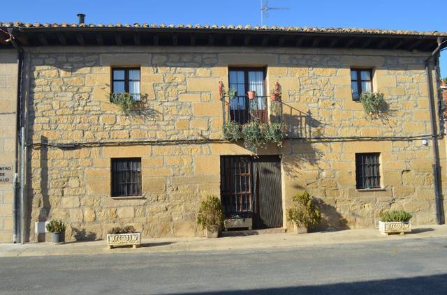 Casa-chalet en Venta en Calle Mayor en Baños de Rioja