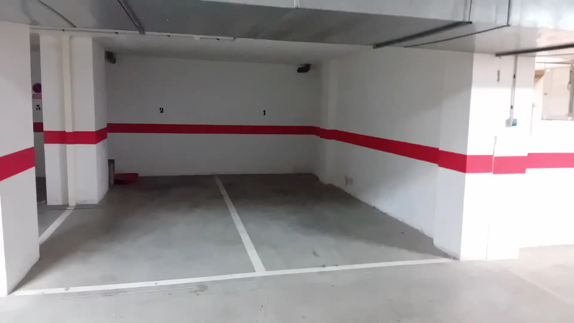 Garaje de alquiler en Calle de las Higueras, 95, La Envía
