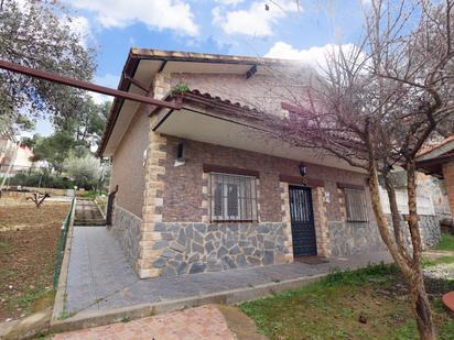 Exterior view of Country house for sale in Mejorada del Campo  with Swimming Pool and Balcony