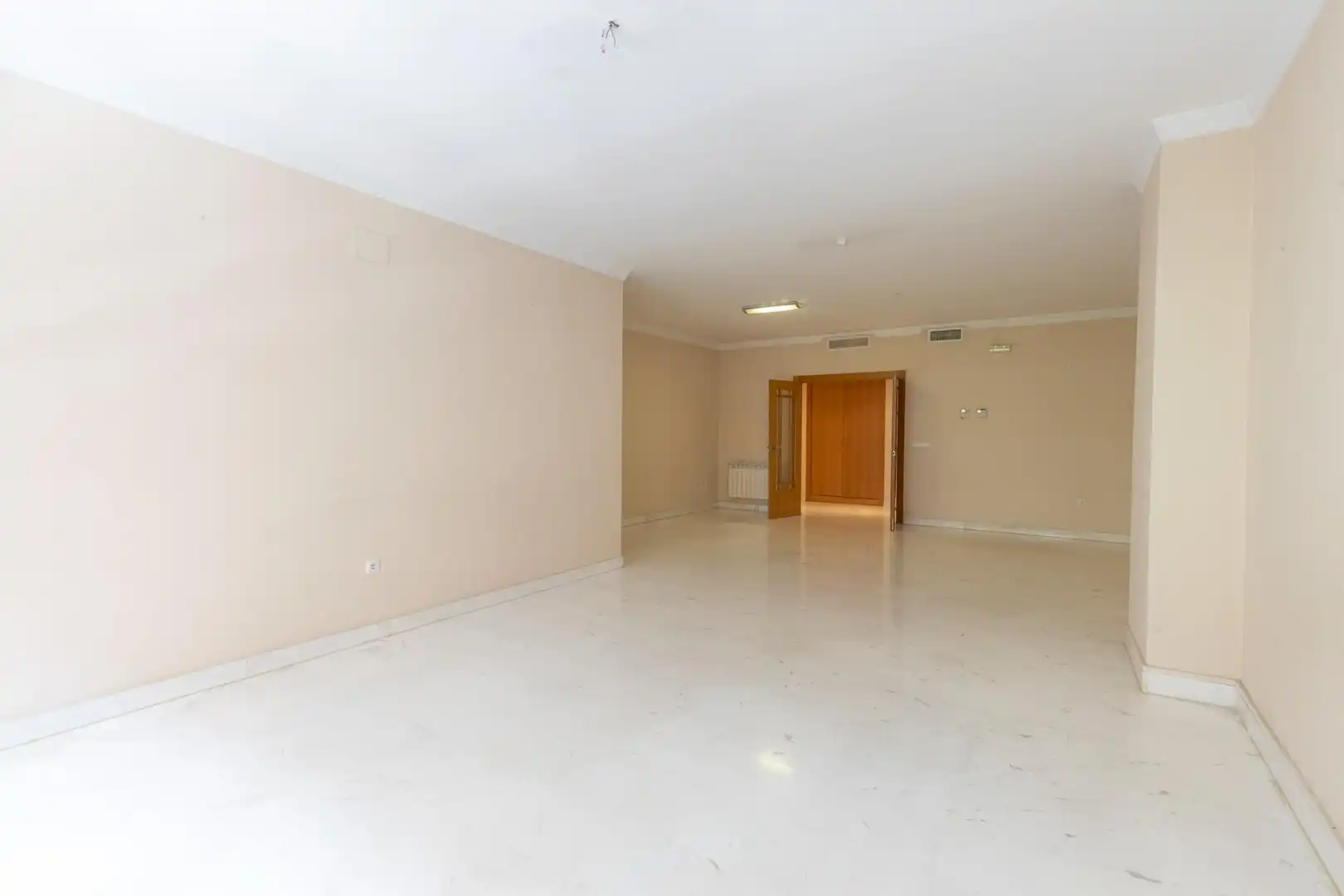Flat for sale in Granada  with Air Conditioner and Heating