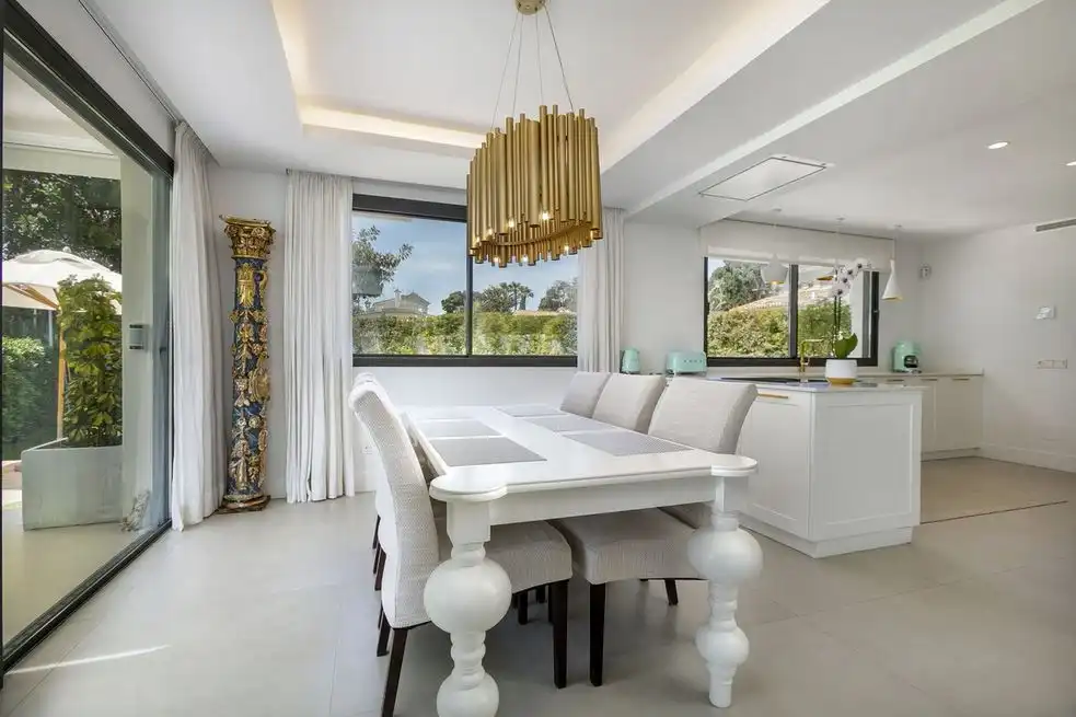 Chalet con jardín en venta en San Pedro de Alcántara, imagen 6