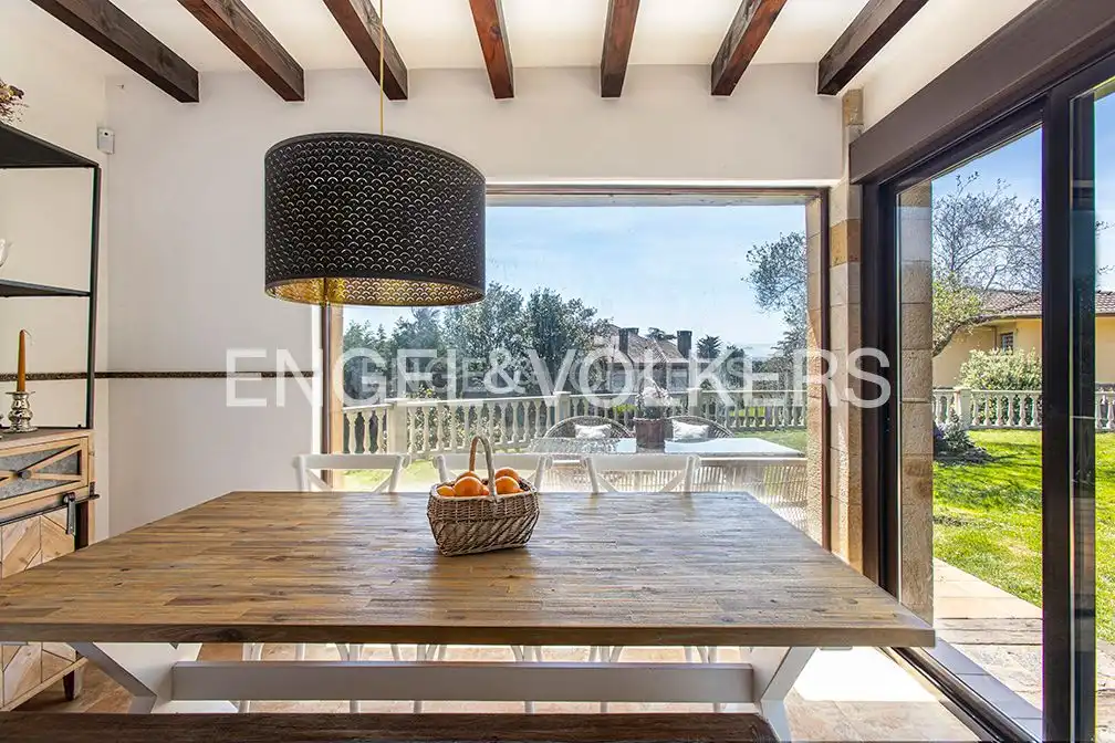 Comedor de Casa o chalet en venta en Gijón  con Calefacción, Jardín privado y Terraza