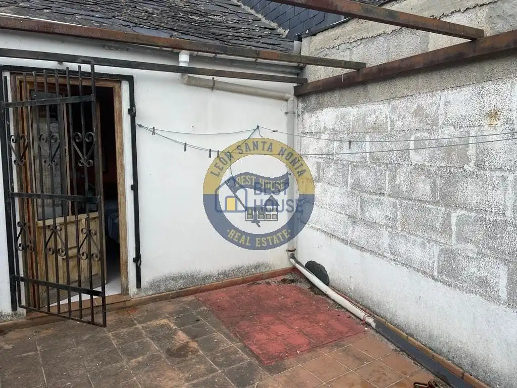 Casa o xalet en venda en Carucedo amb Calefacció, Jardí privat i Parquet
