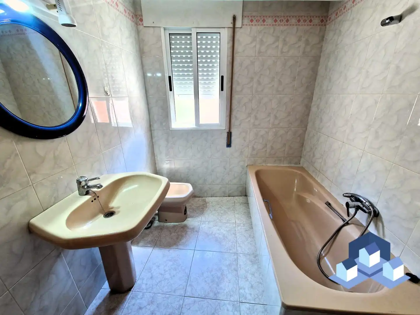 Baño de Piso en venta en Lorca con Amueblado y Balcón