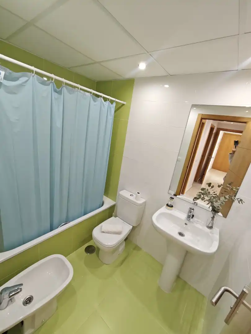 Badezimmer von Wohnung zum Verkauf in Vélez-Málaga mit Klimaanlage, Terrasse und Gemeinschaftspool