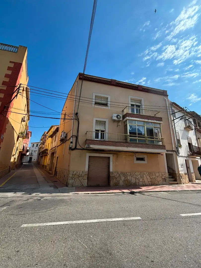 Vista exterior de Casa o chalet en venta en Benissanet con Trastero y Balcón