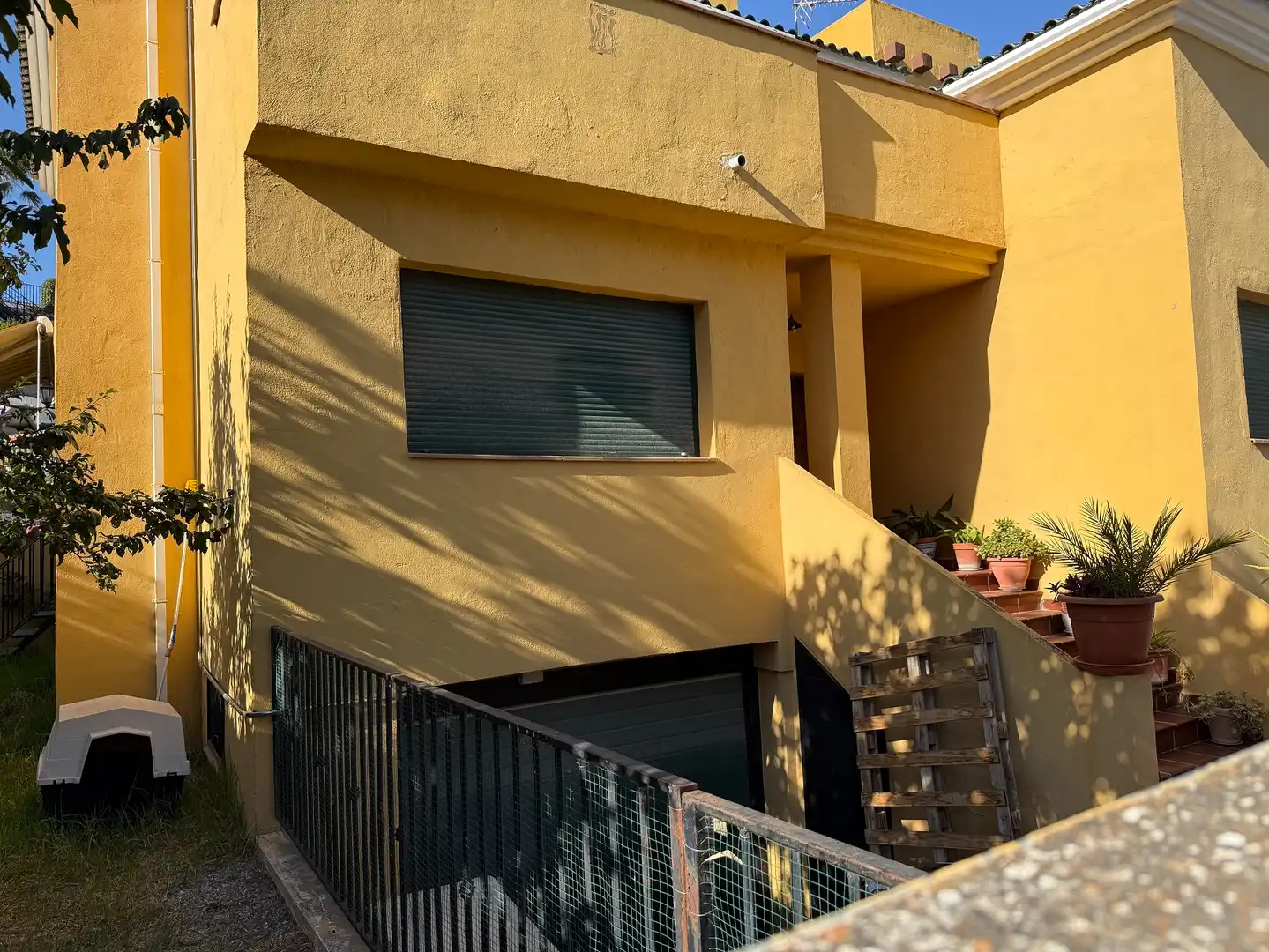 Vista exterior de Casa o chalet en venta en La Zubia con Jardín privado, Trastero y Balcón