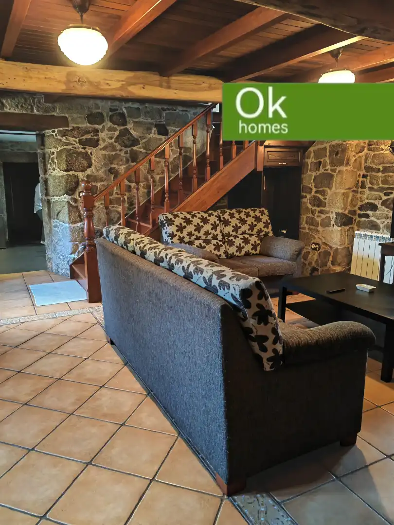 Wohnzimmer von Country house zum Verkauf in Guitiriz mit Heizung, Parkett und Abstellraum