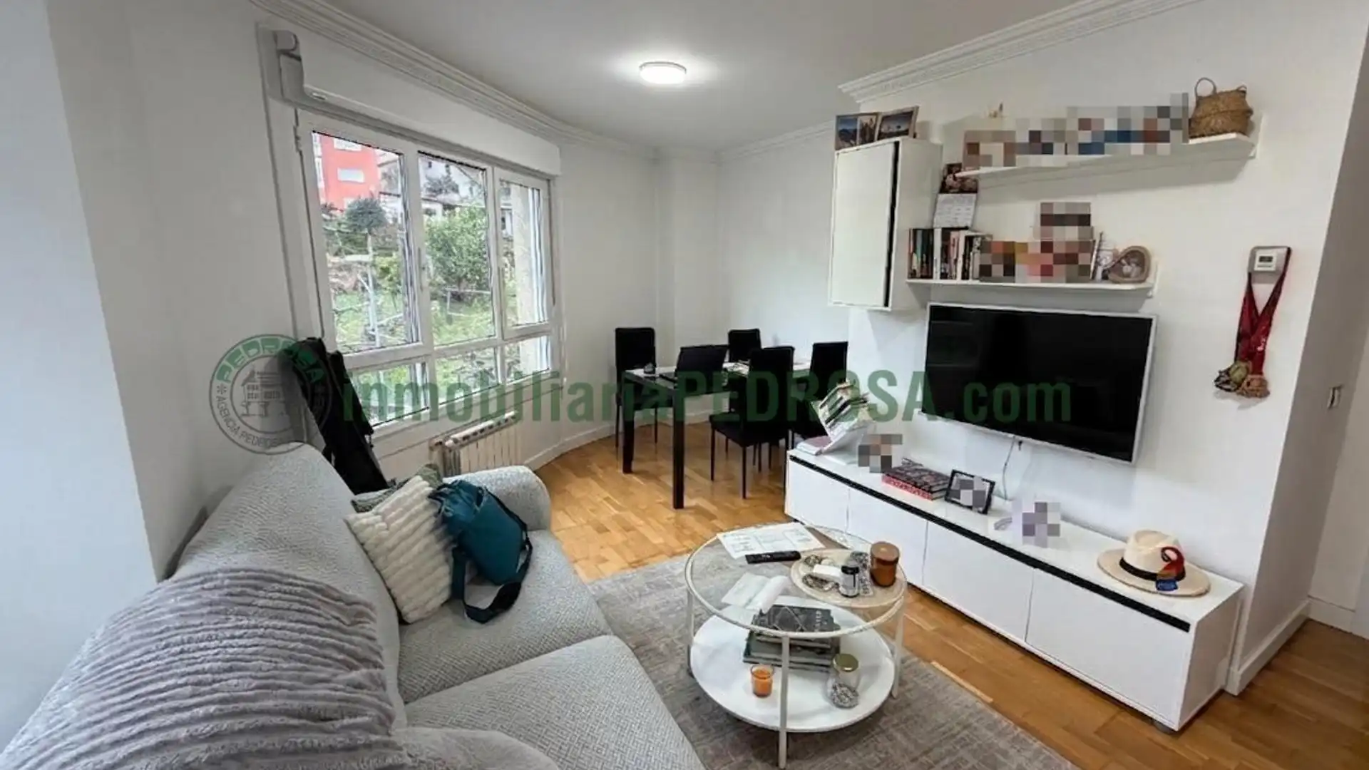 Wohnzimmer von Wohnungen zum Verkauf in Poio mit Heizung