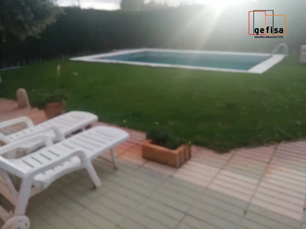 Piscina de Casa o chalet en venta en Valdepeñas con Calefacción, Trastero y Piscina