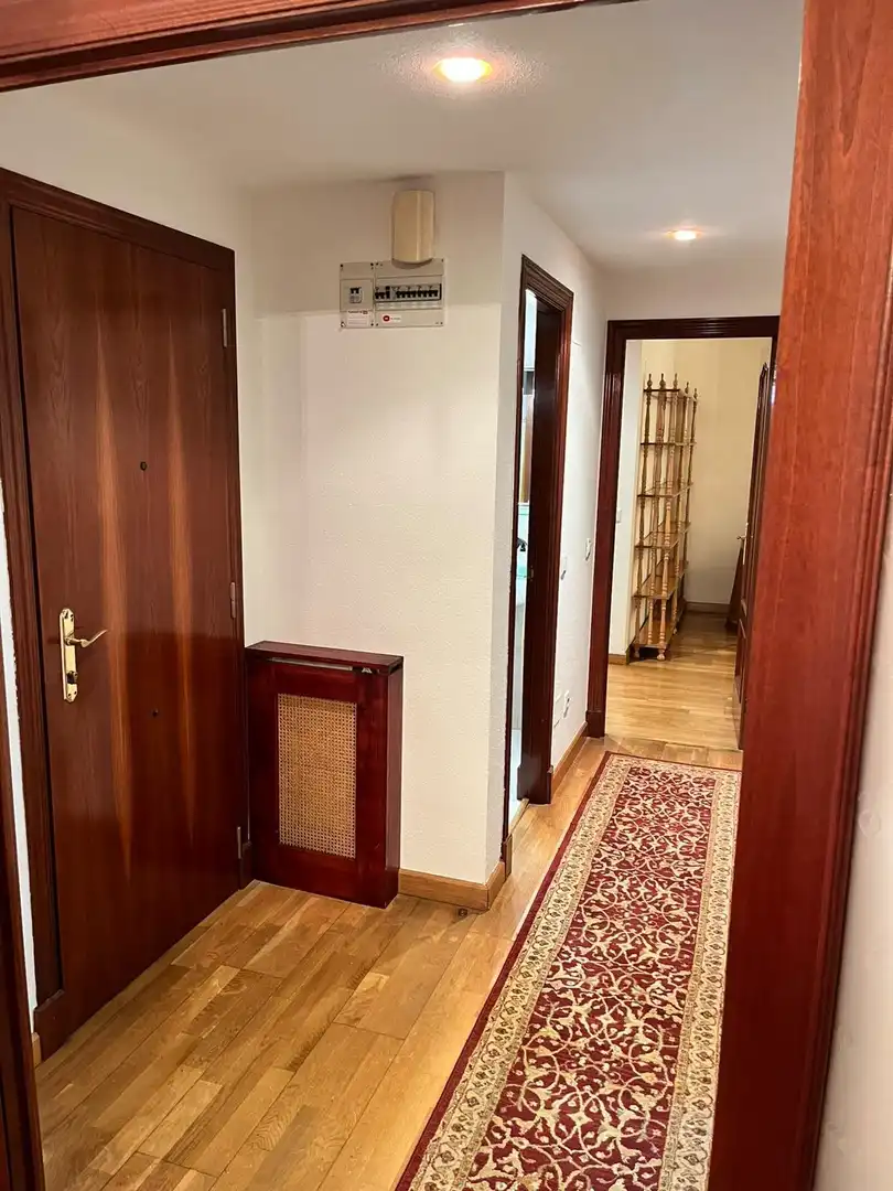 Piso de alquiler en Milán - Pumarín - Teatinos