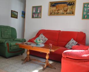 Sala d'estar de Casa o xalet en venda en Serranillos del Valle