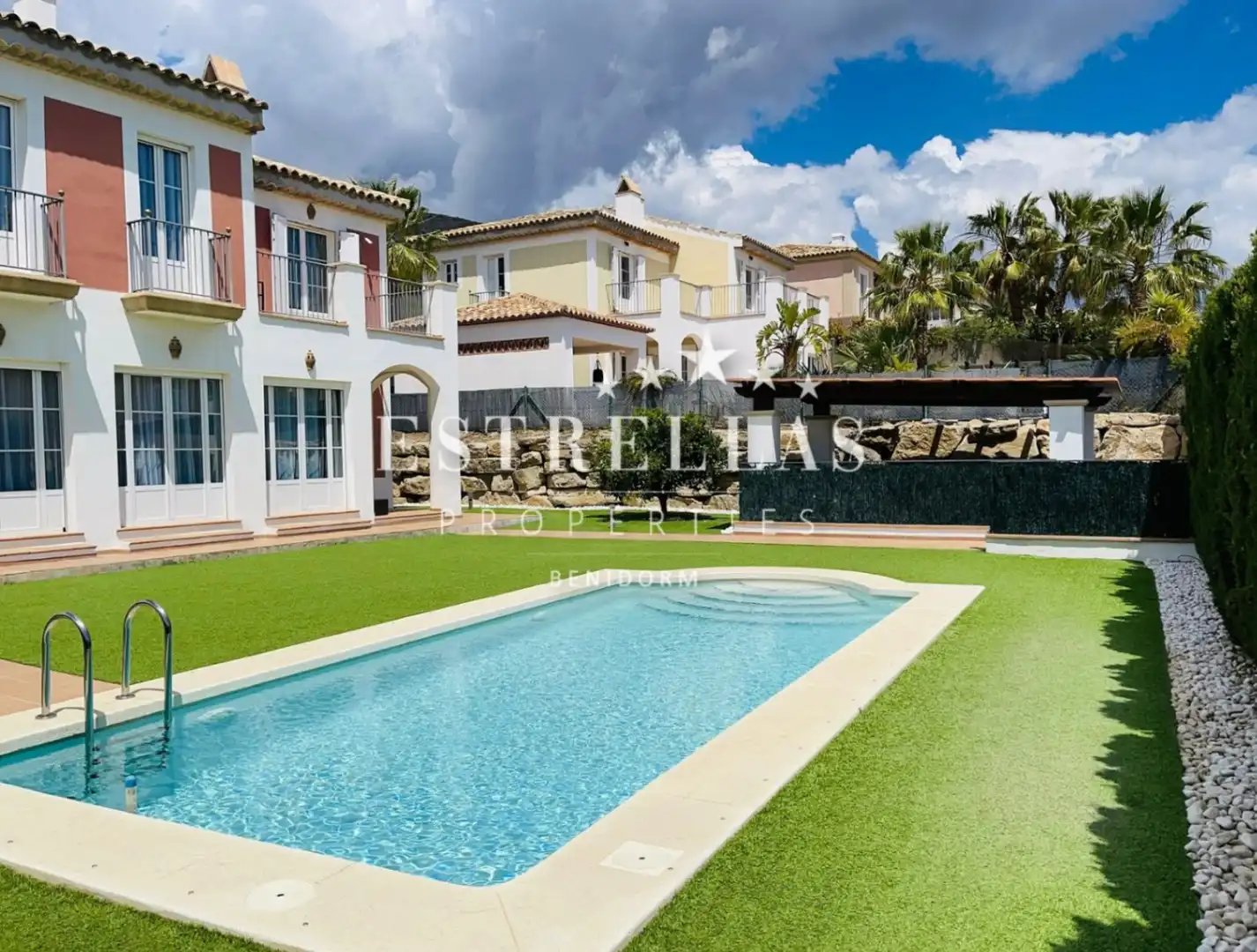 Villa mit Terrasse zum Verkauf in Golf Bahía, imagen 2
