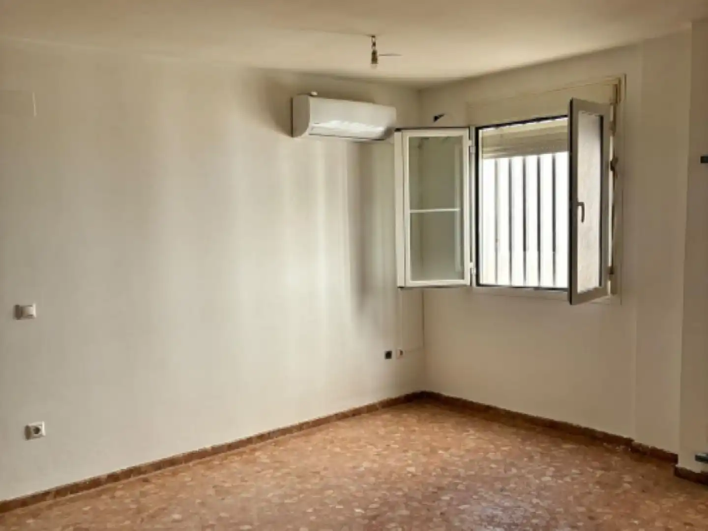 Bedroom of Flat for sale in Lucena  with Storage room