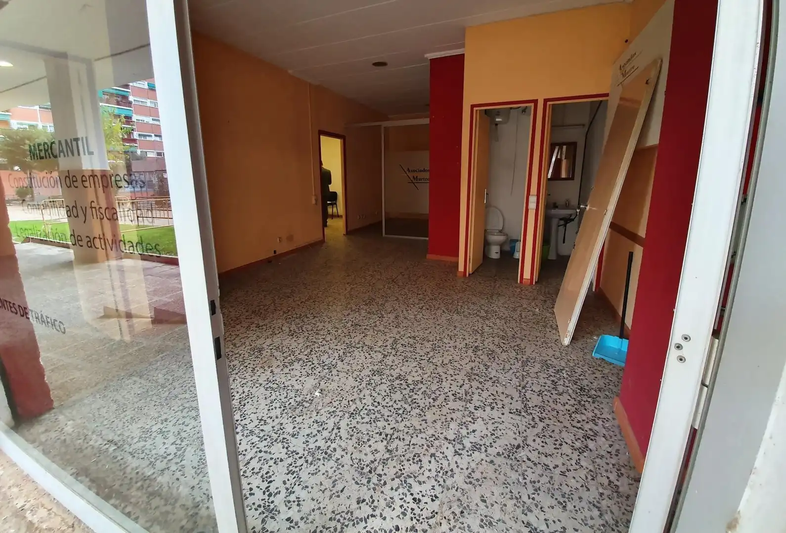 Gewerbefläche zum Verkauf in Carrer de Lusitània, imagen 2
