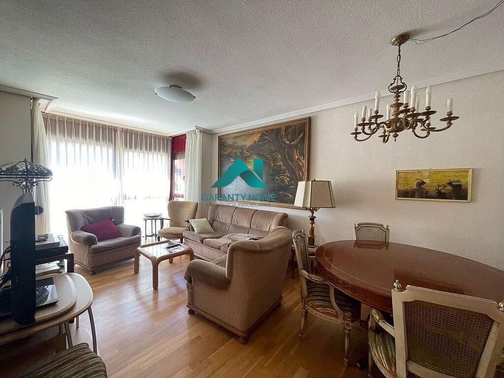 Sala d'estar de Pis de lloguer en  Madrid Capital amb Aire condicionat, Calefacció i Parquet