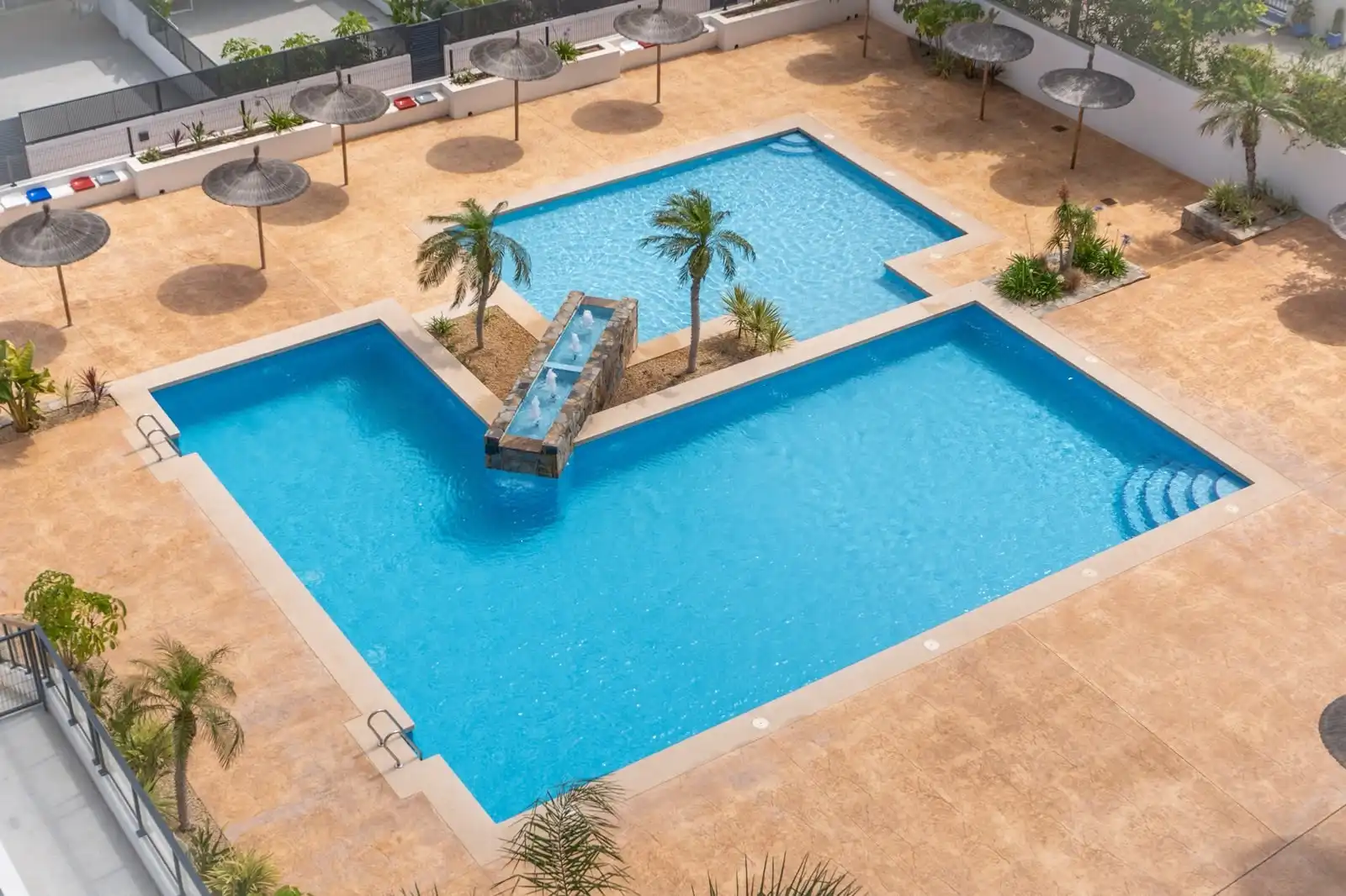 Piscina de Pis en venda en Pilar de la Horadada amb Aire condicionat, Calefacció i Terrassa