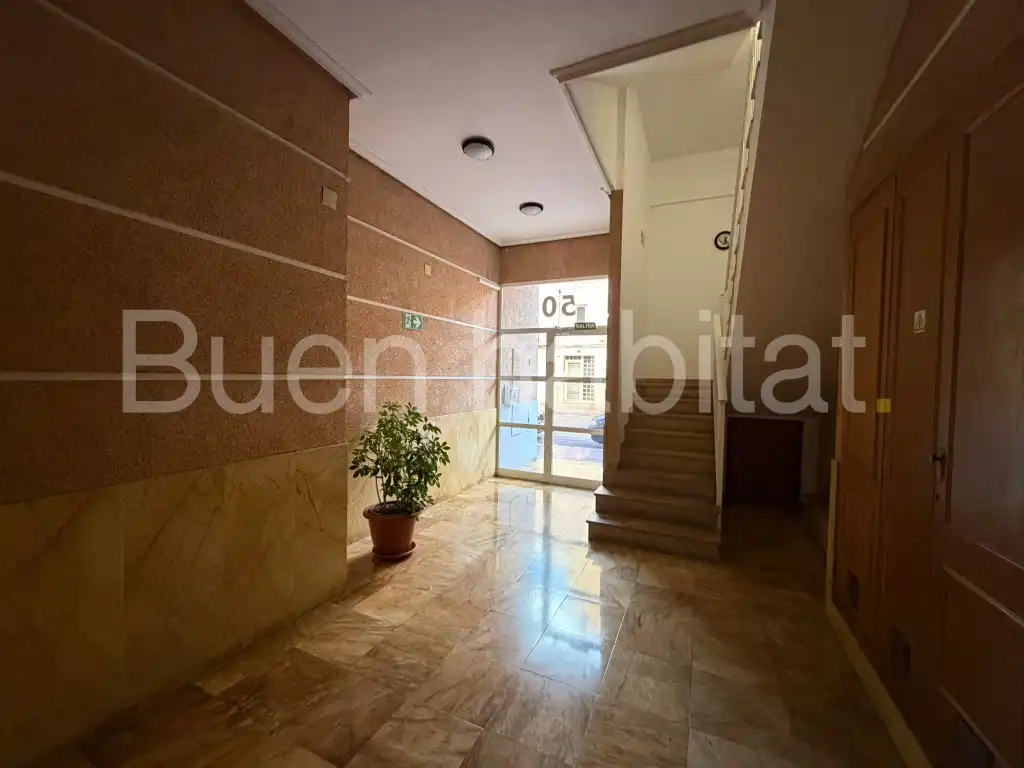 Flat with terrace for sale in Calle Pont (Del) 50, imagen 4