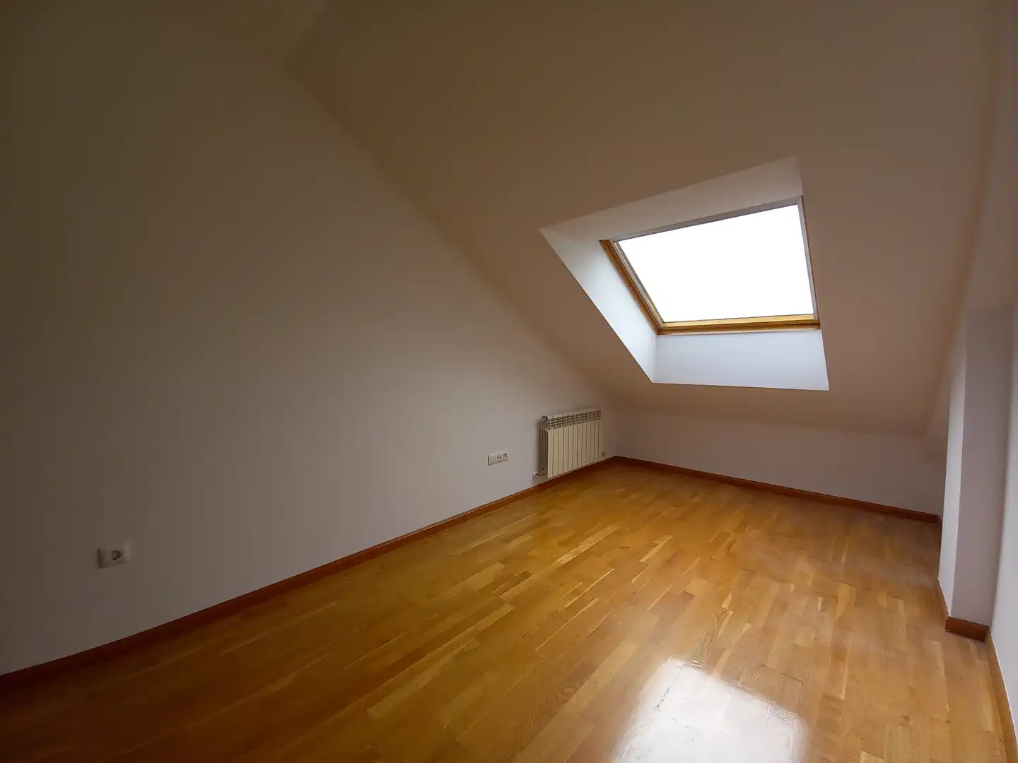 Schlafzimmer von Maisonette zum Verkauf in Castrillón mit Heizung, Ofen und Waschmaschine