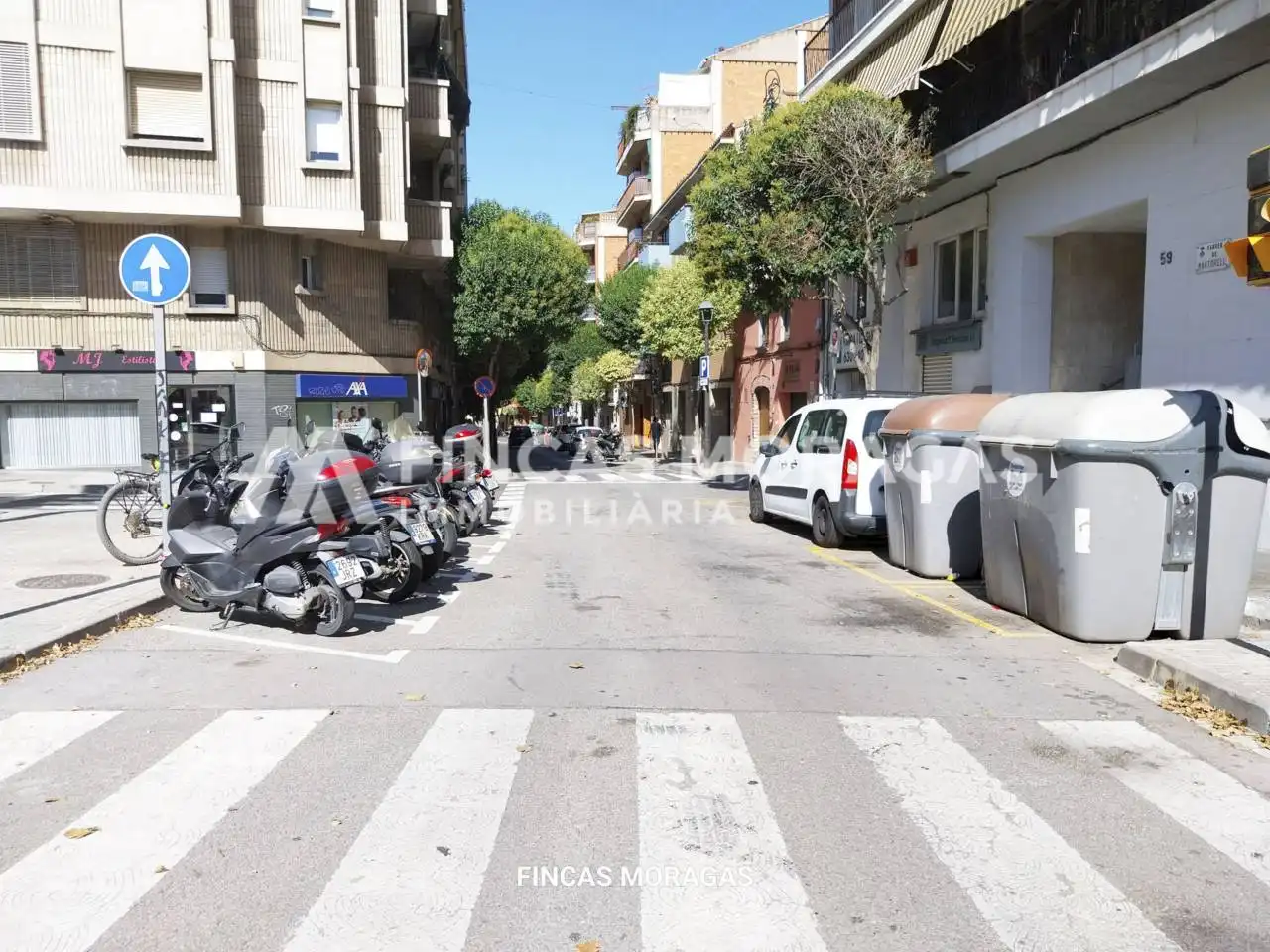 Vista exterior de Garatge en venda en Sant Cugat del Vallès amb Alarma