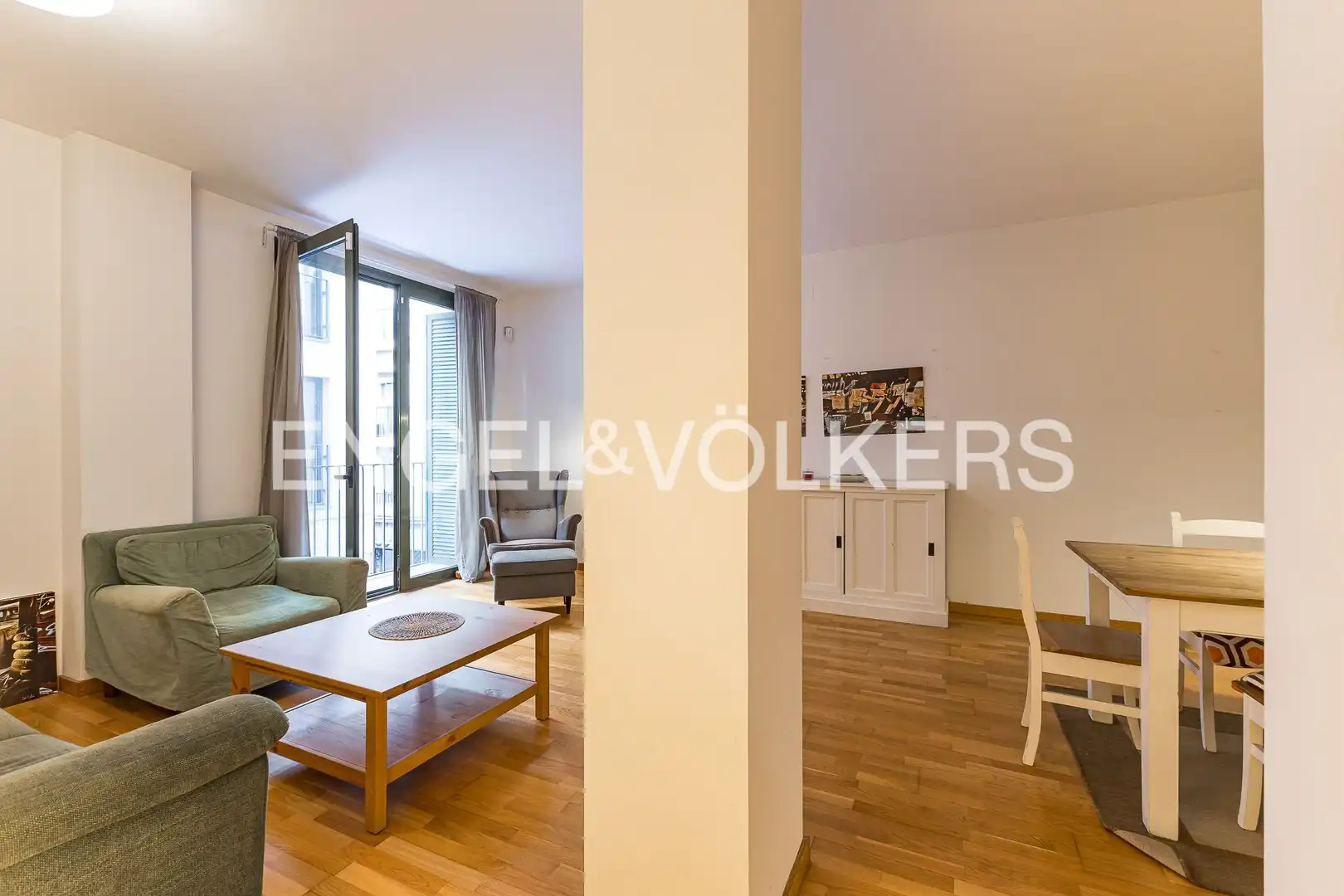 Vista exterior de Piso en venta en Barcelona con Aire acondicionado, Calefacción y Parquet