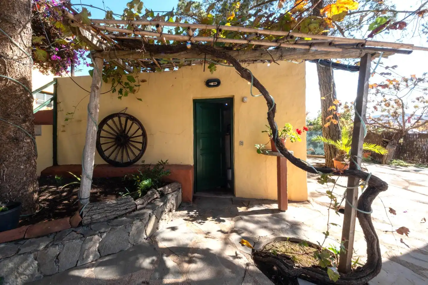 Vista exterior de Casa o xalet en venda en Santa Brígida amb Jardí privat i Terrassa