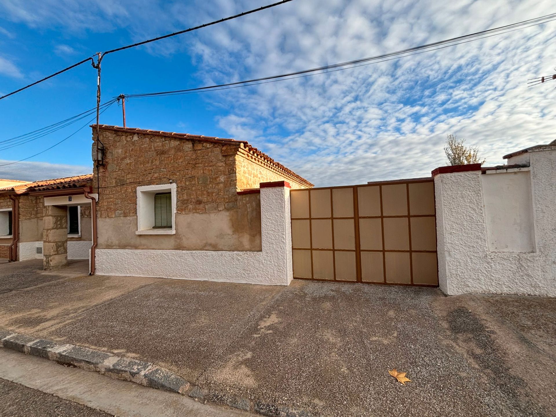 Exterior view of House or chalet for sale in Sariñena  with Private garden