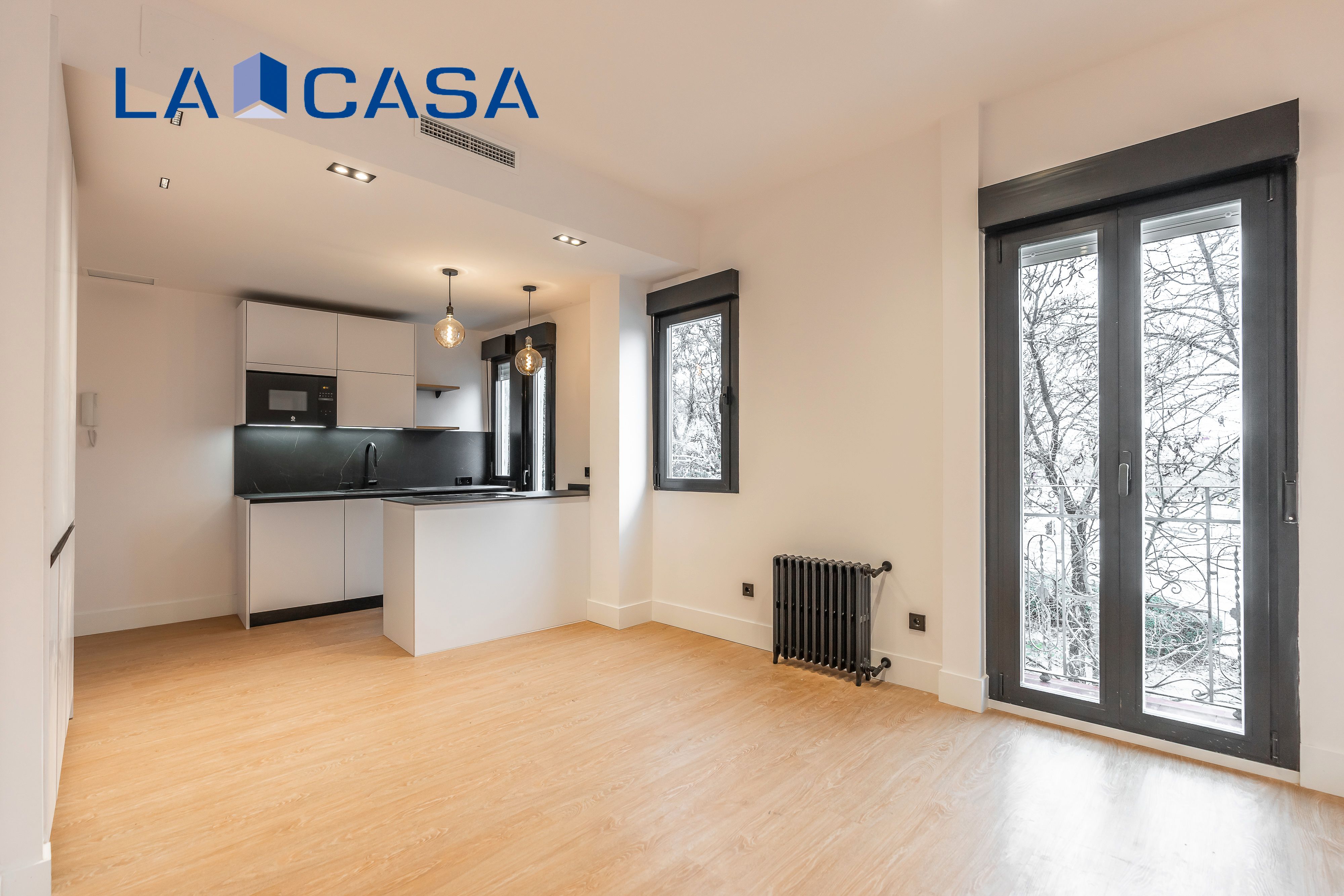 Exterior view of Flat for sale in  Madrid Capital  with Heating and Balcony