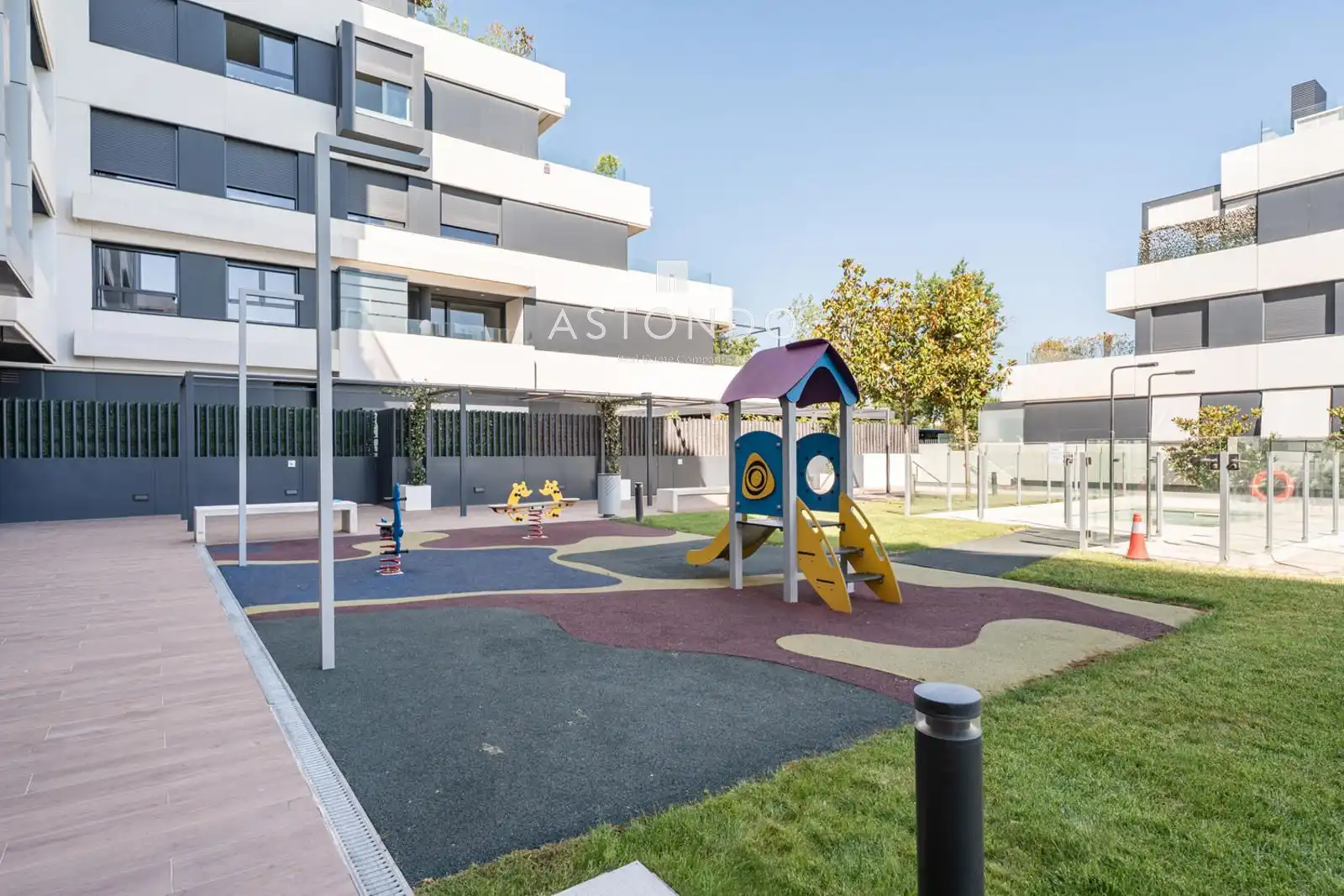 Außenansicht von Wohnung zur Miete in Madrid mit Klimaanlage, Heizung und Terrasse