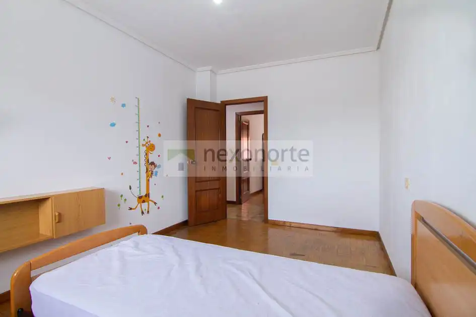 Habitación de Piso en venta en As Pontes de García Rodríguez  con Terraza, Trastero y Balcón