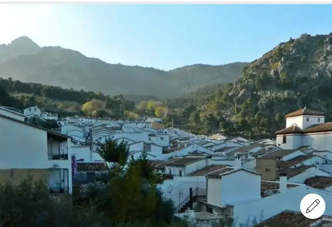 Vista exterior de Casa o chalet en venta en Grazalema con Amueblado y Balcón