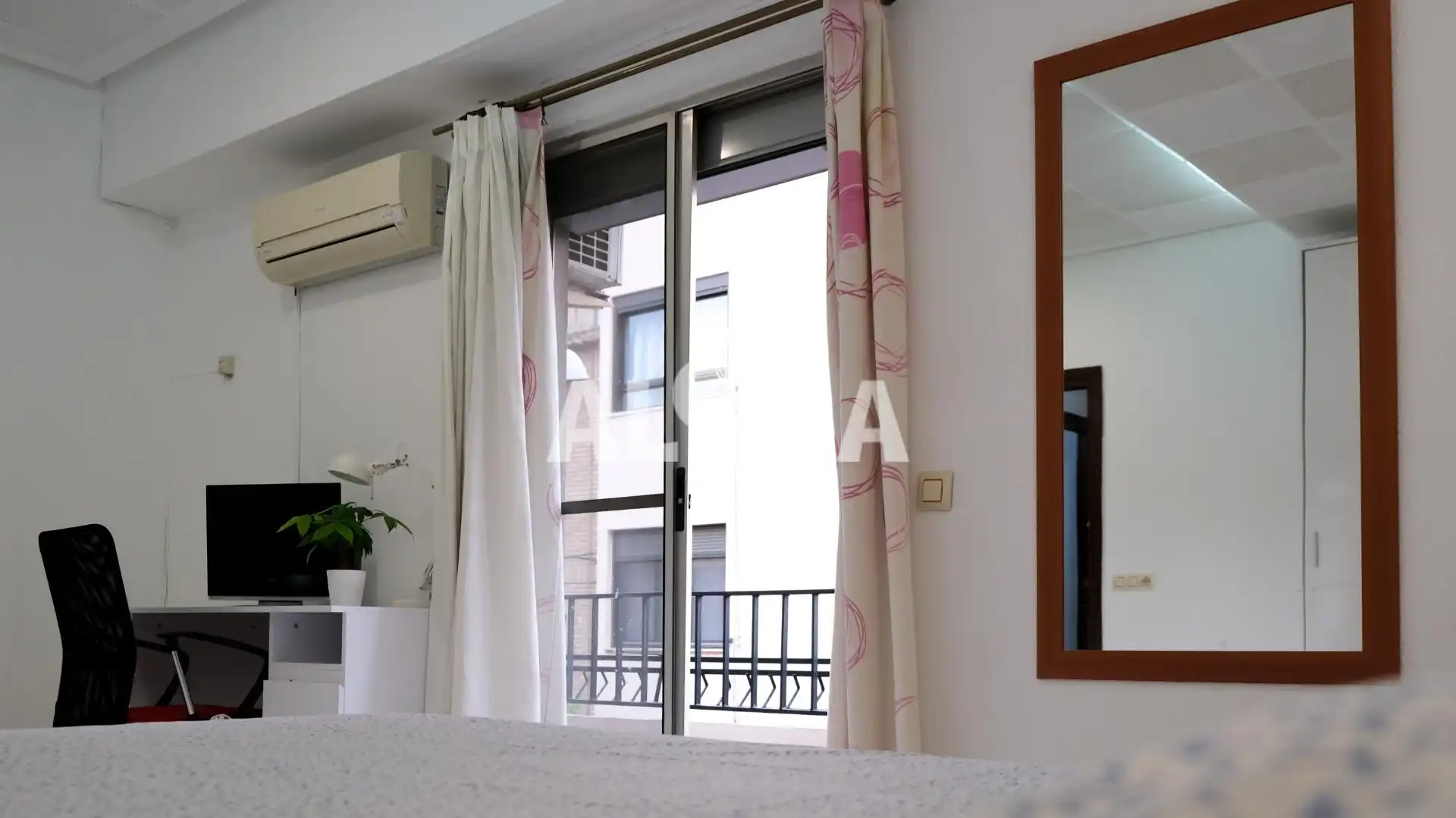 Schlafzimmer von Wohnungen zur Miete in Moncada mit Klimaanlage, Terrasse und Abstellraum