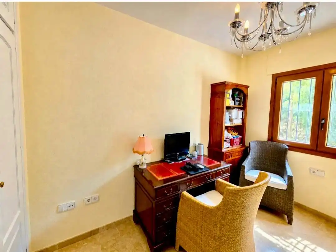 Sala de estar de Casa adosada en venta en Manilva