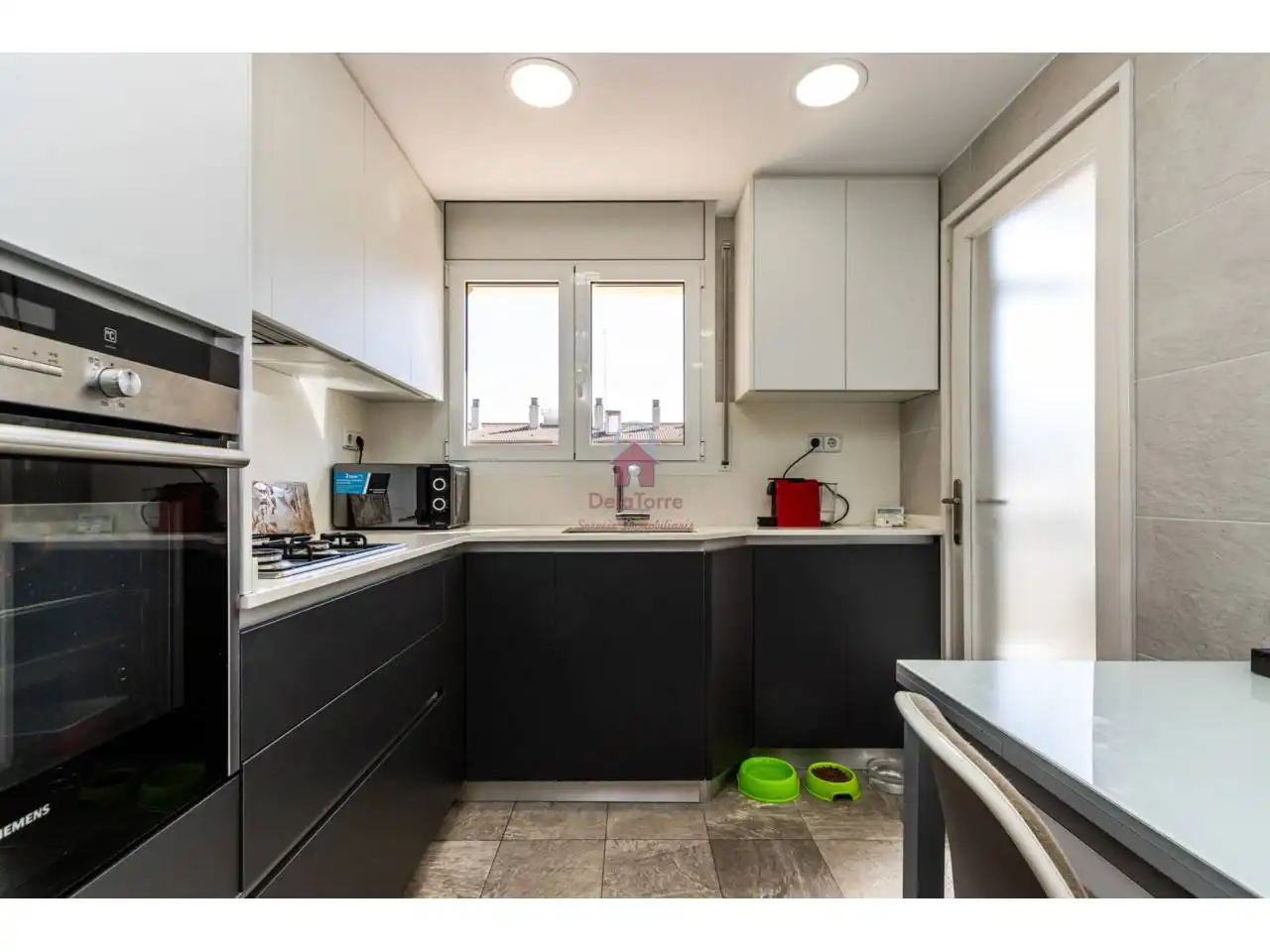 Cocina de Piso en venta en Terrassa con Calefacción y Balcón