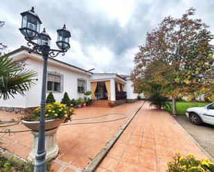 Exterior view of House or chalet for sale in Puertollano  with Air Conditioner and Terrace