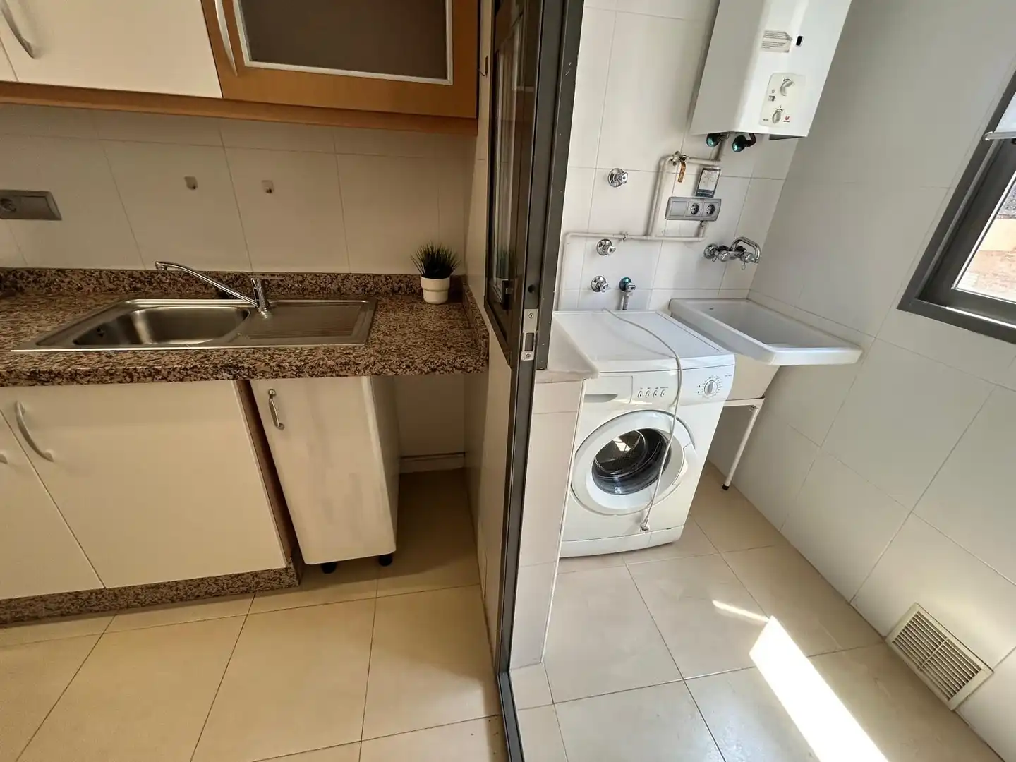 Kitchen of Flat for sale in Murcia  with Air Conditioner