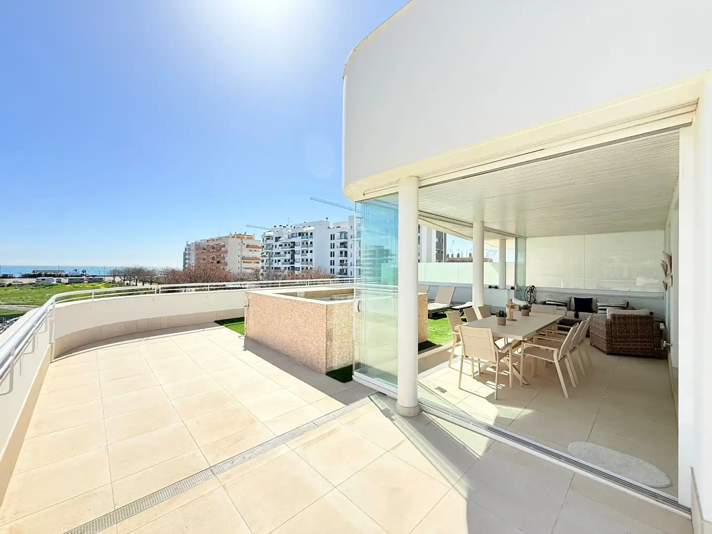 Terraza de Ático en venta en Vélez-Málaga con Aire acondicionado, Trastero y Piscina