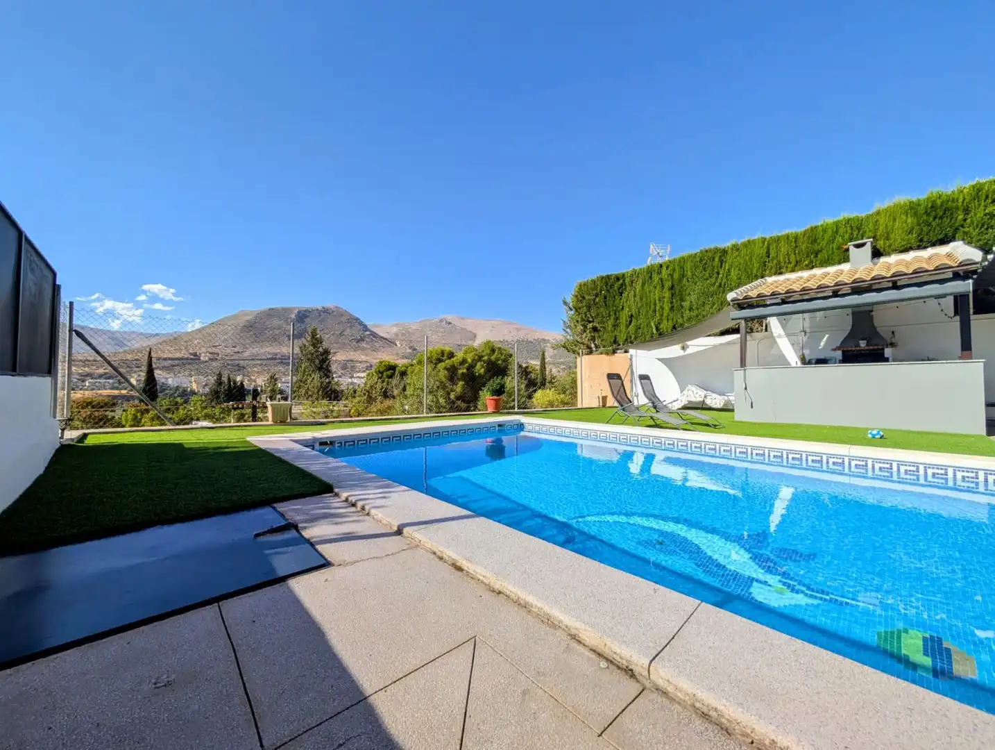 Chalet con piscina en venta en Alcalde Manuel de la Plata, imagen 2