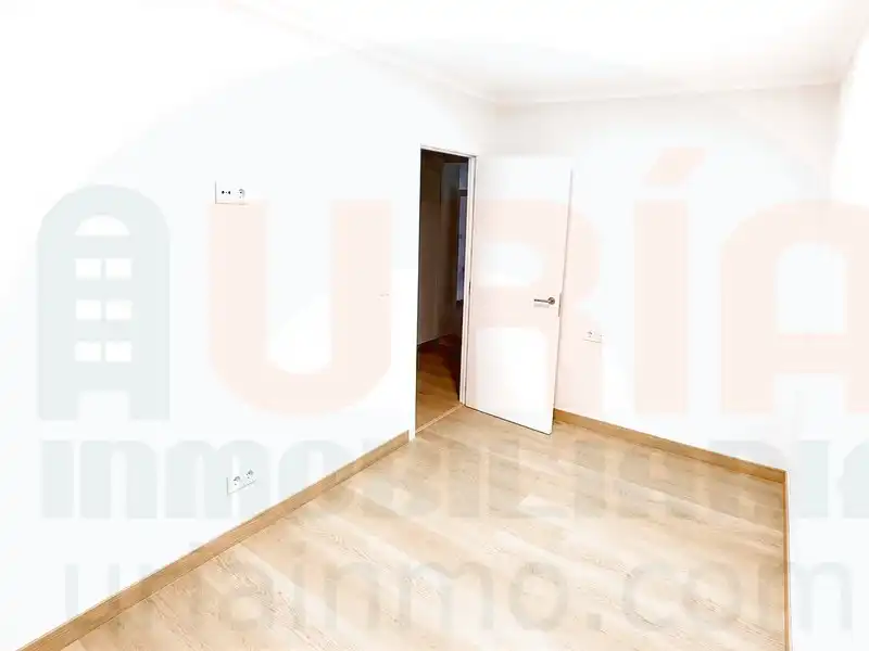 Schlafzimmer von Wohnung zur Miete in Oviedo 