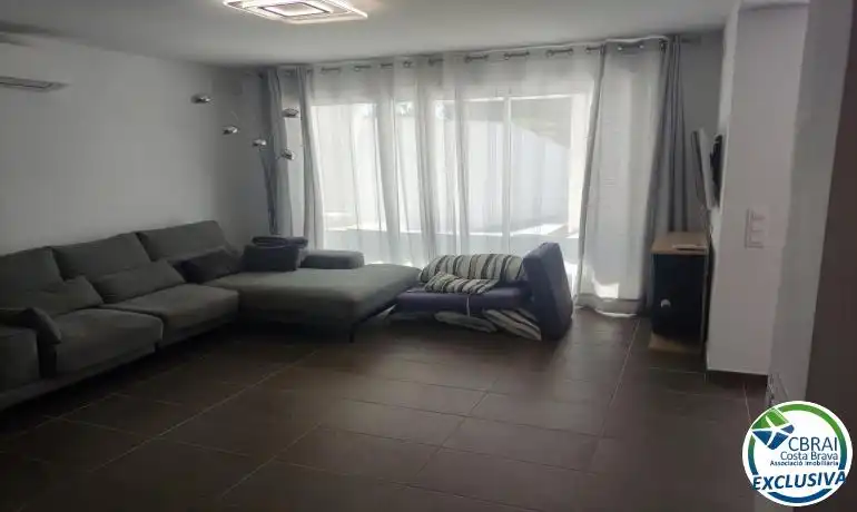 Casa amb piscina en venda a Carrer Pení, imagen 5