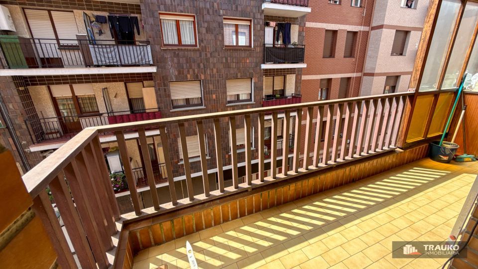Vista exterior de Pis de lloguer en Bilbao  amb Calefacció i Terrassa