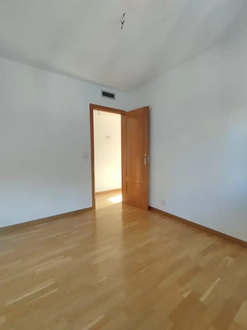 Habitación de Piso de alquiler en Murcia con Aire acondicionado, Calefacción y Parquet