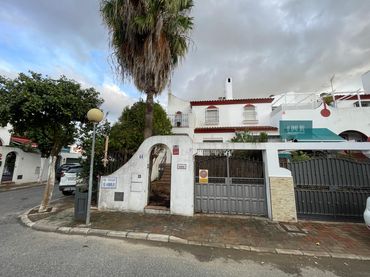 Casa aparellada en venda a Calle GLADIOLO 44