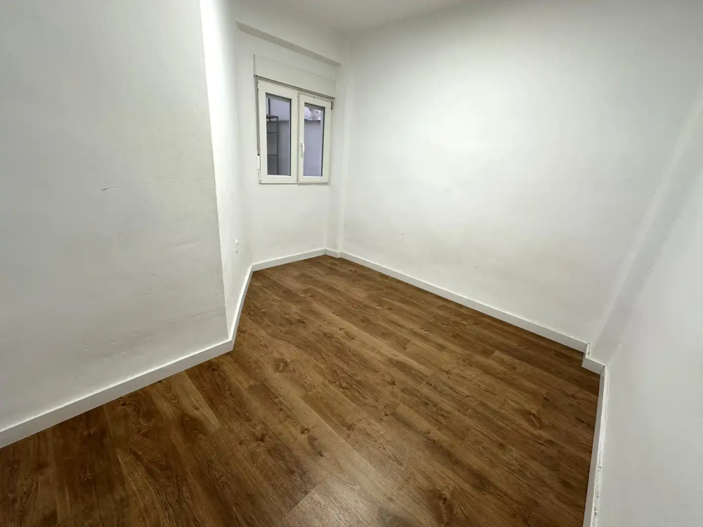 Flat for rent in Xirivella  with Air Conditioner, Parquet flooring and Terrace