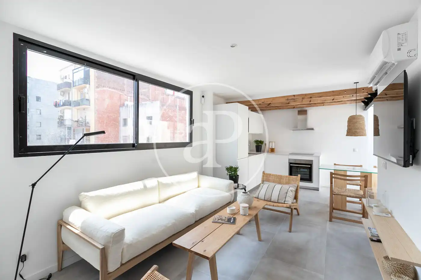 Attic for rent in Magalhaes, El Poble Sec - Parc de Montjuïc