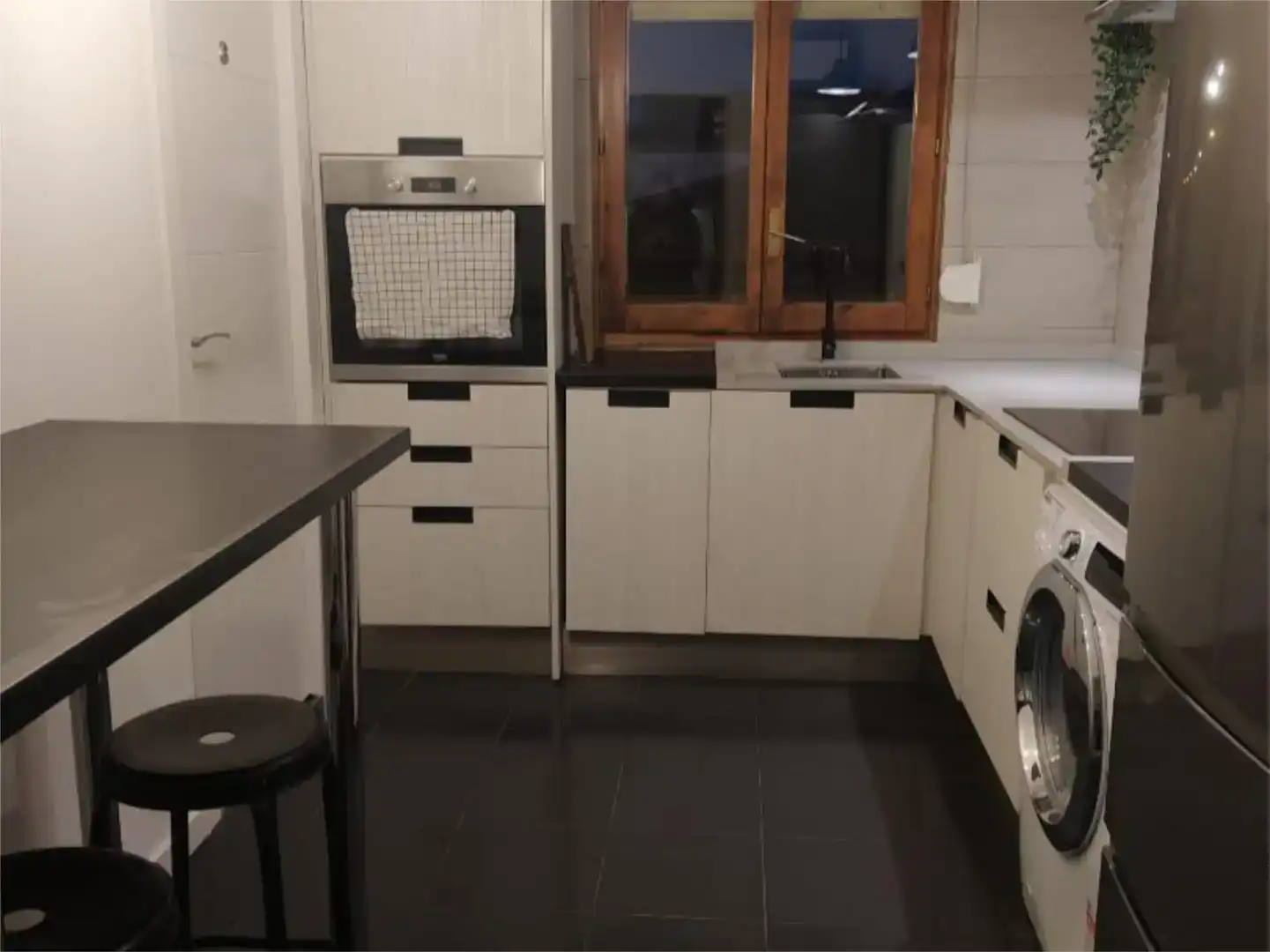 Kitchen of Houses for share in Zaragoza  with Private garden, Parquet flooring and Furnished